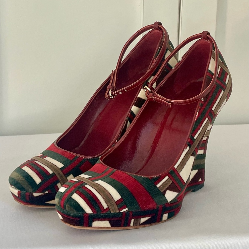 Gucci Velvet Web Ribbon wedges, ankle straps, red/white/green, 6.5b, box, EUC - Picture 7 of 16